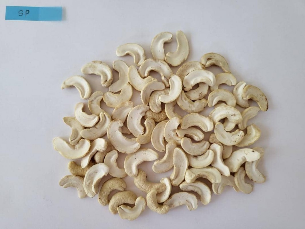 CASHEW NUTS GRADE: SPLITS(SP)&LARGE PIECES(LP) from Tanzania