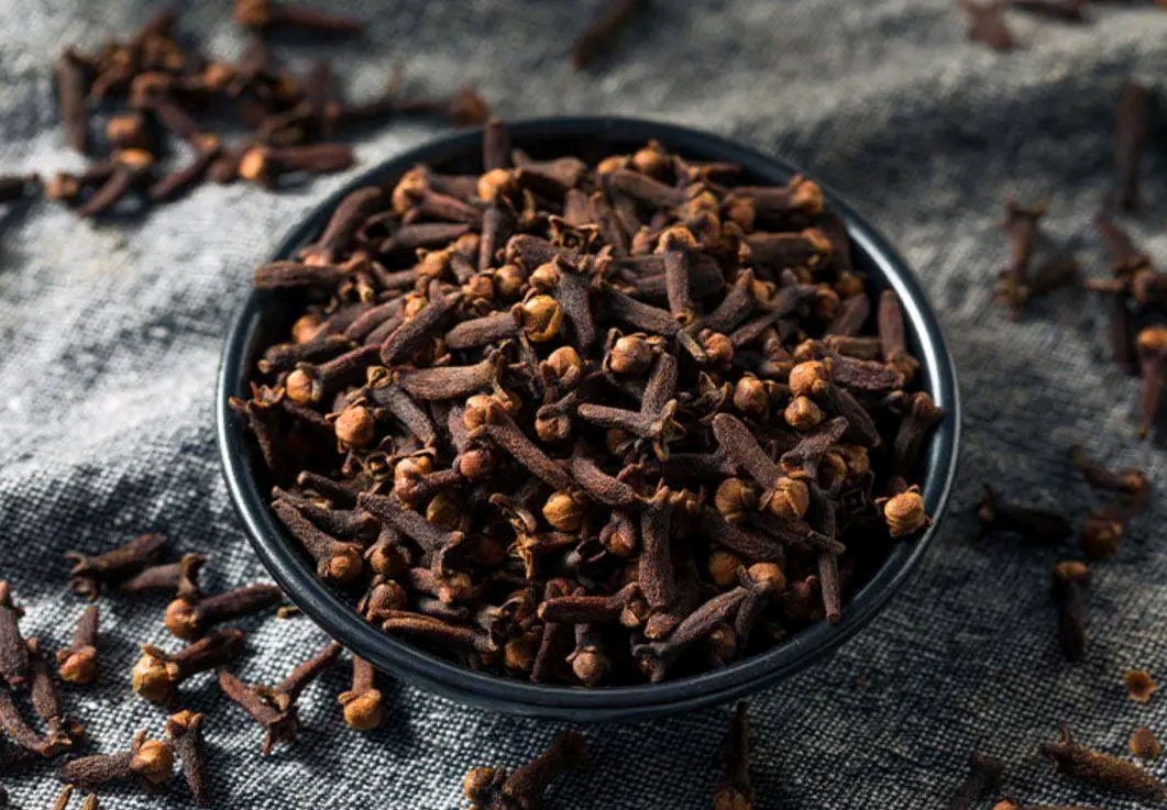 Cravos, cardamomo e pimenta-do-reino preta pura from Tanzânia