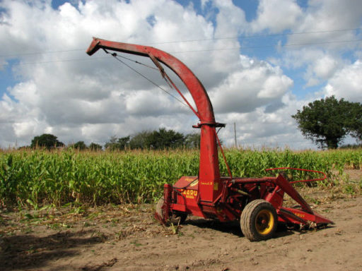 E-K18, the field crop robot bottled by a Béarnais farmer in France